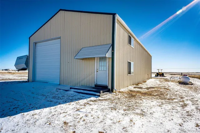 $900,000 | 43201 East 88th Avenue, Bennett, CO 80102