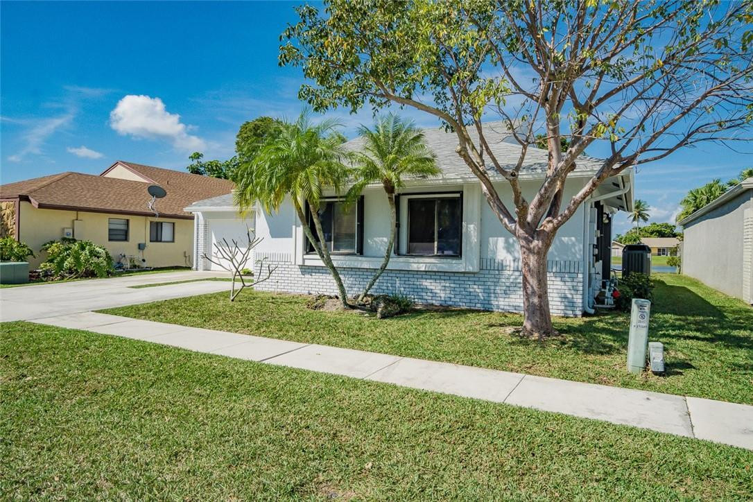 21585 Woodstream Terrace Boca Raton, FL 33428 - Photo 9 of 40 Photo 9