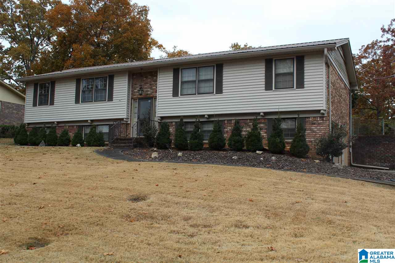 811 Woodridge Road Bessemer, AL 35022 - Photo 1 of 33
