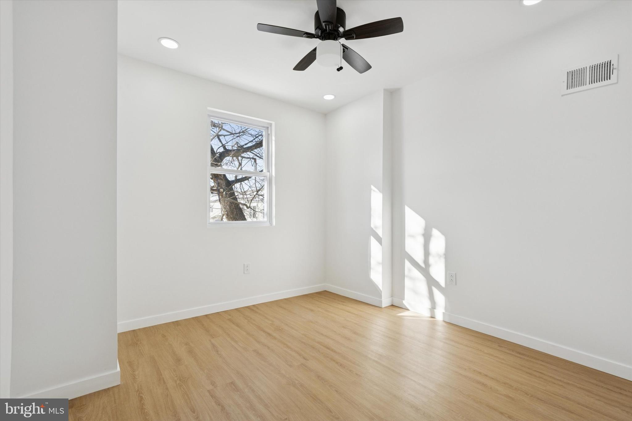 3110 Tasker Street Philadelphia, PA 19145 - Photo 11 of 19