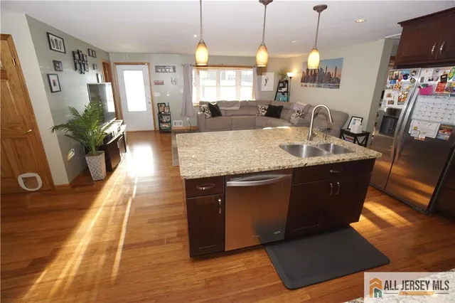 $749,500 | 40 West Hill Road, Colonia, NJ 07067