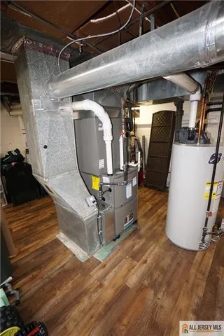 $749,500 | 40 West Hill Road, Colonia, NJ 07067