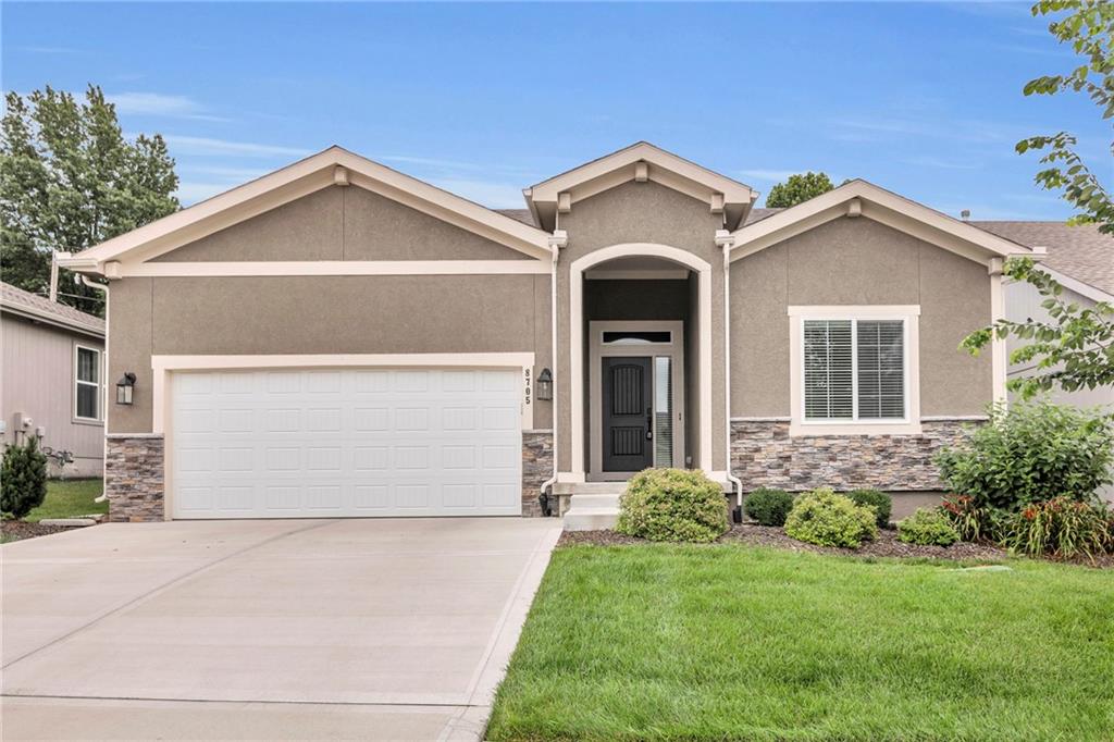 8705 North Allenton Ave  