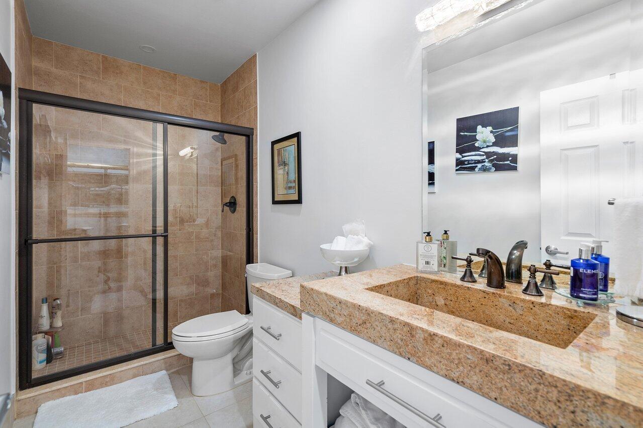 22600 Esplanada Circle Boca Raton, FL 33433 - Photo 25 of 49 Guest Bathroom
