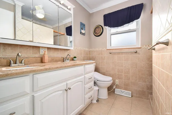 $285,000 | 516 South Shumaker Drive, Bremen, IN 46506