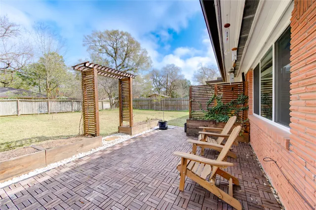 $2,200 | 6026 Clarewood Drive, Houston, TX 77081