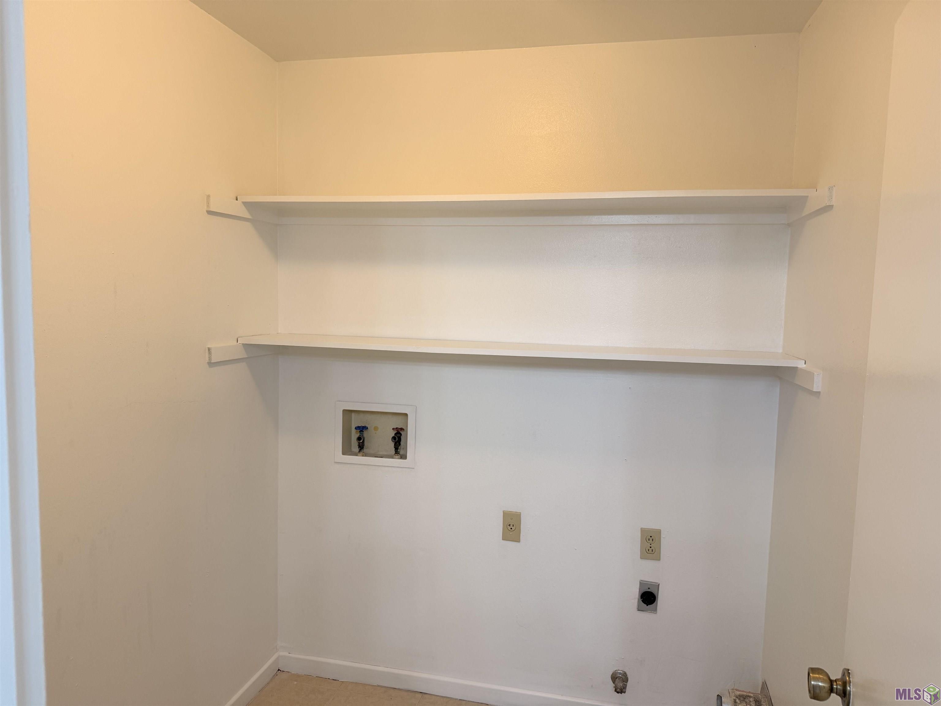 2165 General Beauregard Avenue Baton Rouge, LA 70810 - Photo 12 of 15 Laundry Room