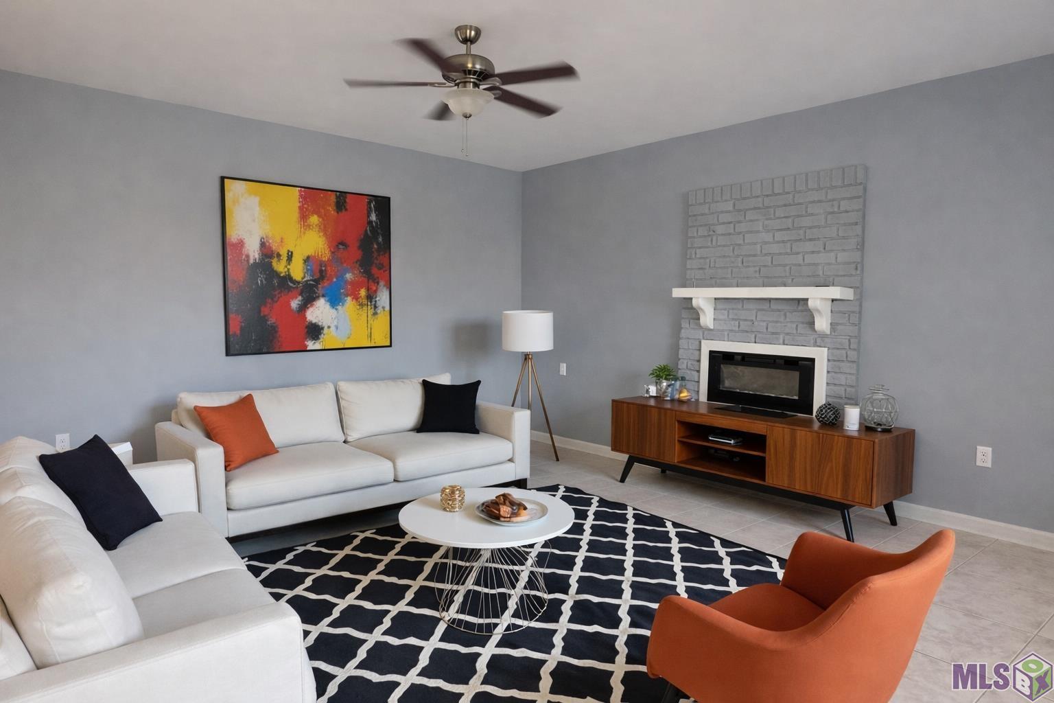 2165 General Beauregard Avenue Baton Rouge, LA 70810 - Photo 2 of 15 Living room