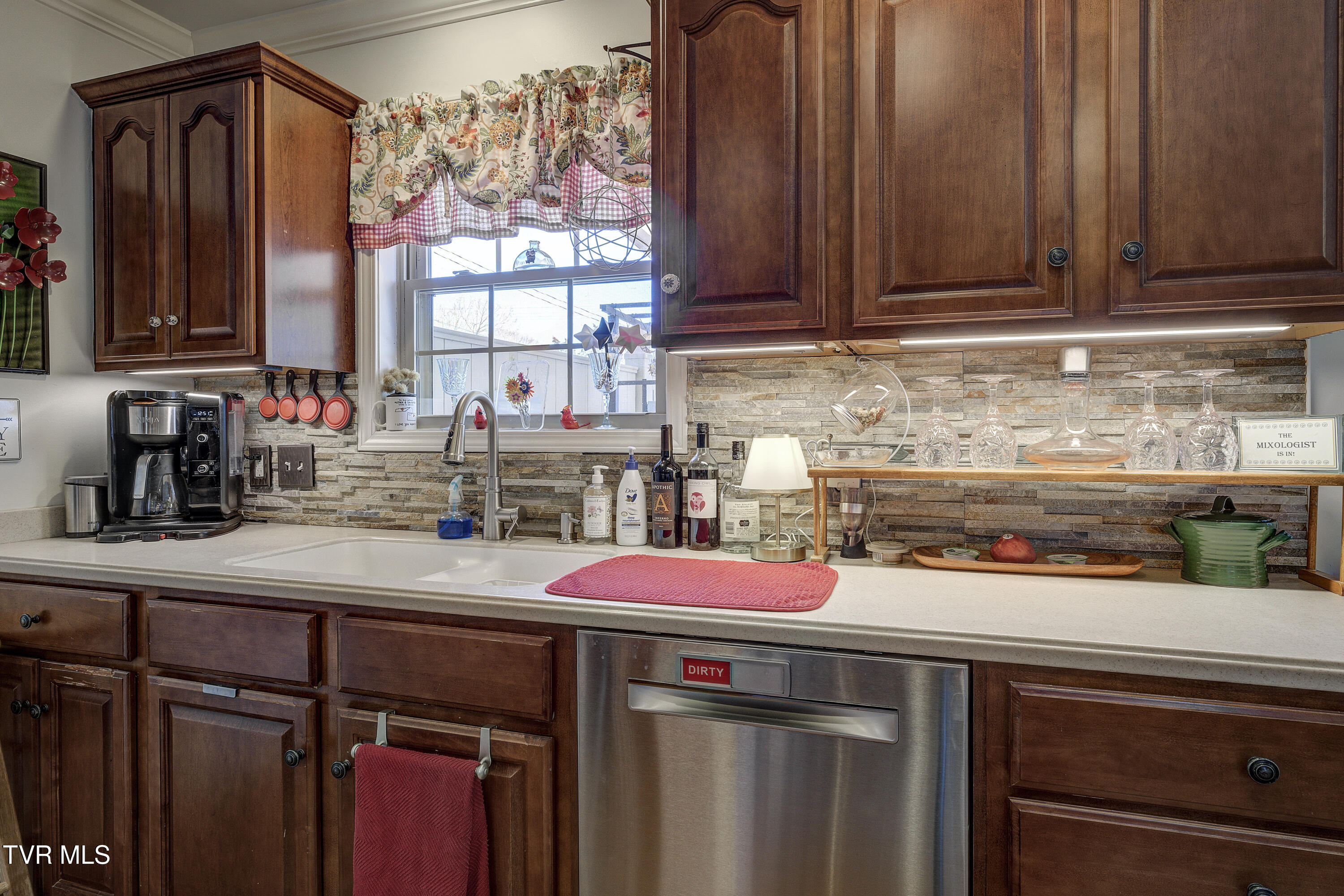 404 East Mountain View Road, Unit 104 Johnson City, TN 37601 - Photo 17 of 46 MtnView104-16