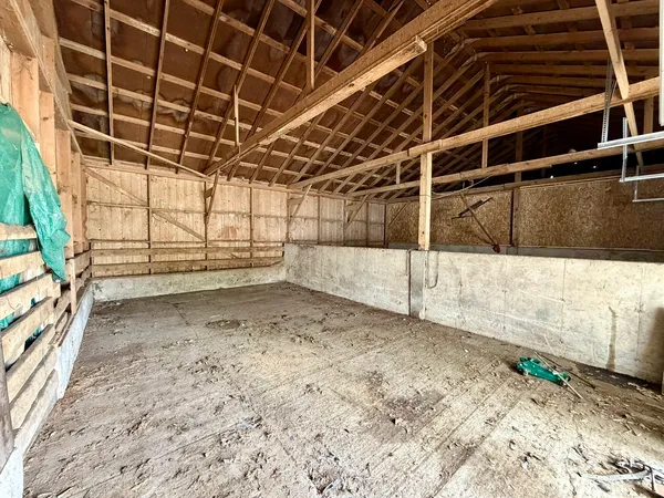 $275,000 | 17767-2400 2400 N Avenue, Walnut, IL 61376
