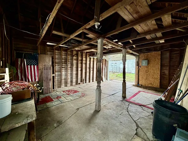$275,000 | 17767-2400 2400 N Avenue, Walnut, IL 61376
