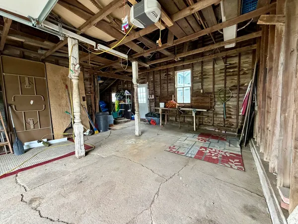 $275,000 | 17767-2400 2400 N Avenue, Walnut, IL 61376