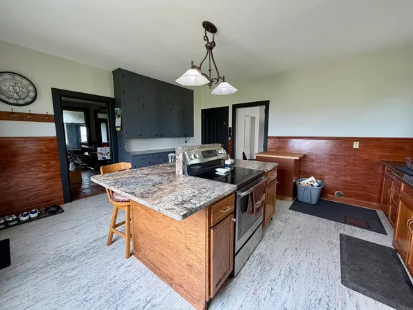 $275,000 | 17767-2400 2400 N Avenue, Walnut, IL 61376