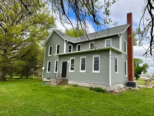 $275,000 | 17767-2400 2400 N Avenue, Walnut, IL 61376