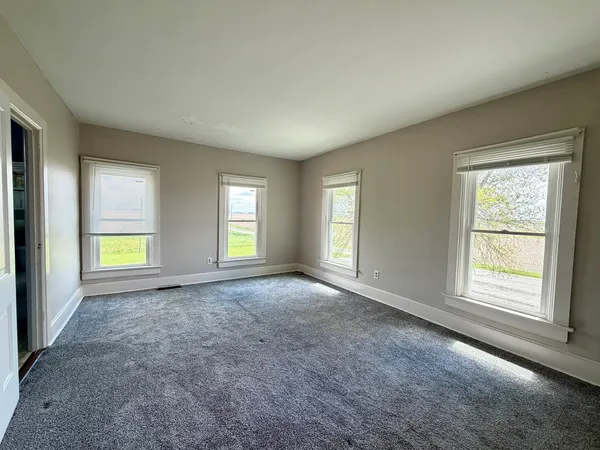 $275,000 | 17767-2400 2400 N Avenue, Walnut, IL 61376
