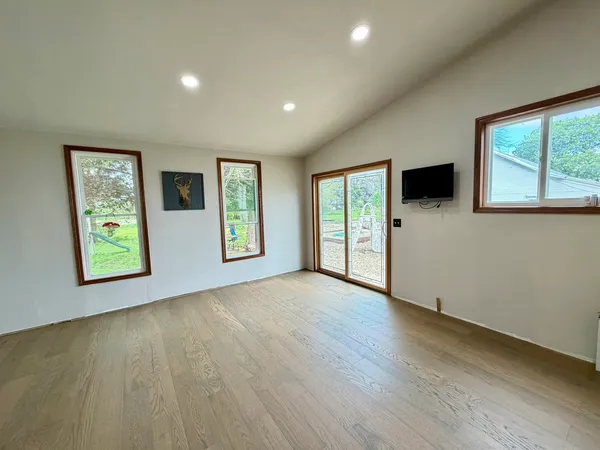 $275,000 | 17767-2400 2400 N Avenue, Walnut, IL 61376