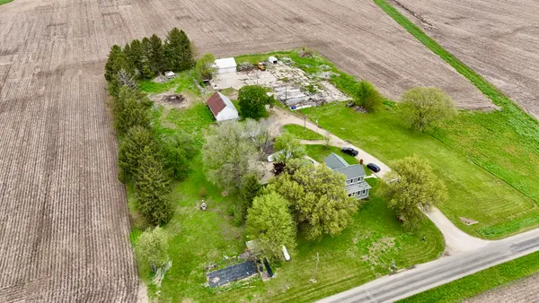 $275,000 | 17767-2400 2400 N Avenue, Walnut, IL 61376