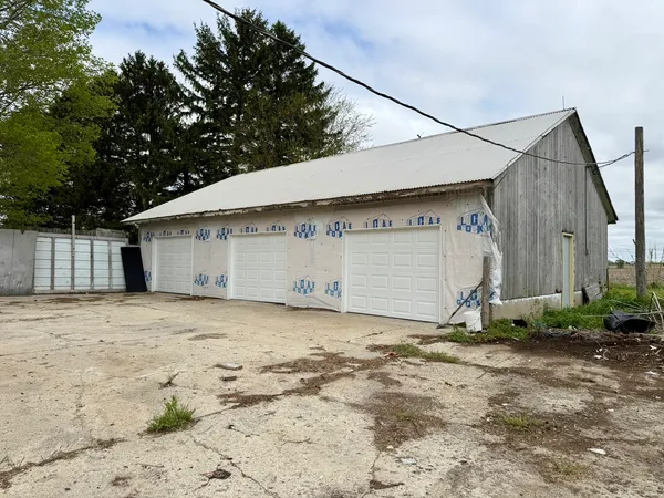 $275,000 | 17767-2400 2400 N Avenue, Walnut, IL 61376