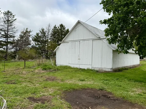 $275,000 | 17767-2400 2400 N Avenue, Walnut, IL 61376