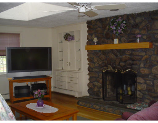 14 Lee Road Medfield, MA 02052 - Photo 3 of 15 Gallery Image 3