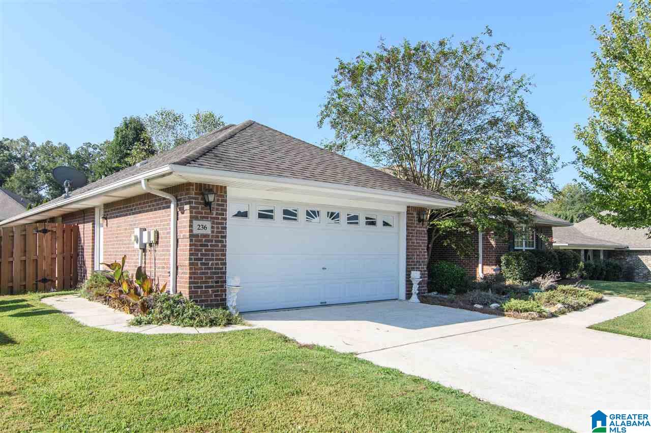 236 Cedar Meadow Alabaster, AL 35114 - Photo 2 of 37