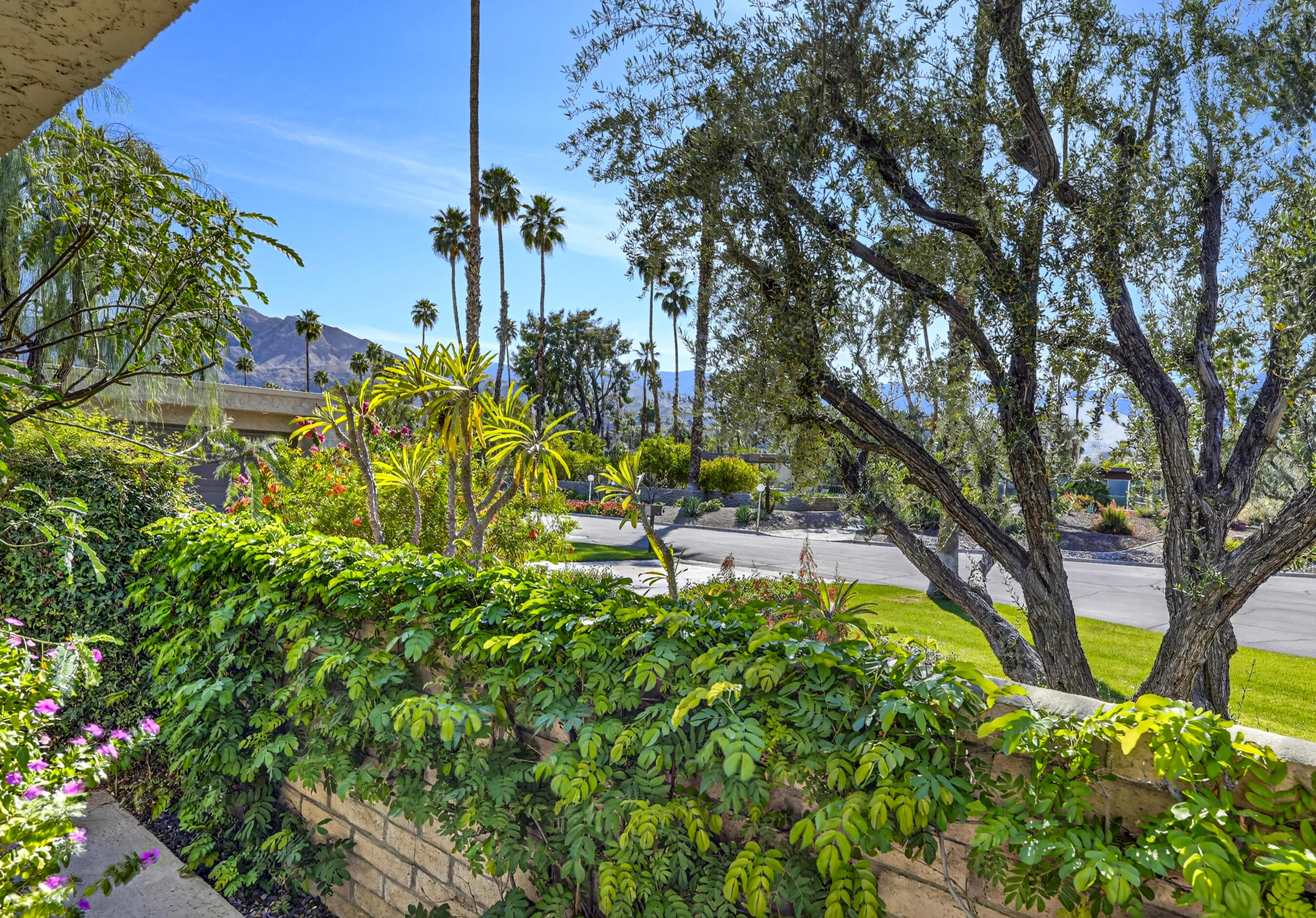 28 Kevin Lee Lane Rancho Mirage, CA 92270 - Photo 36 of 55 28-kevin-lee-lane-036