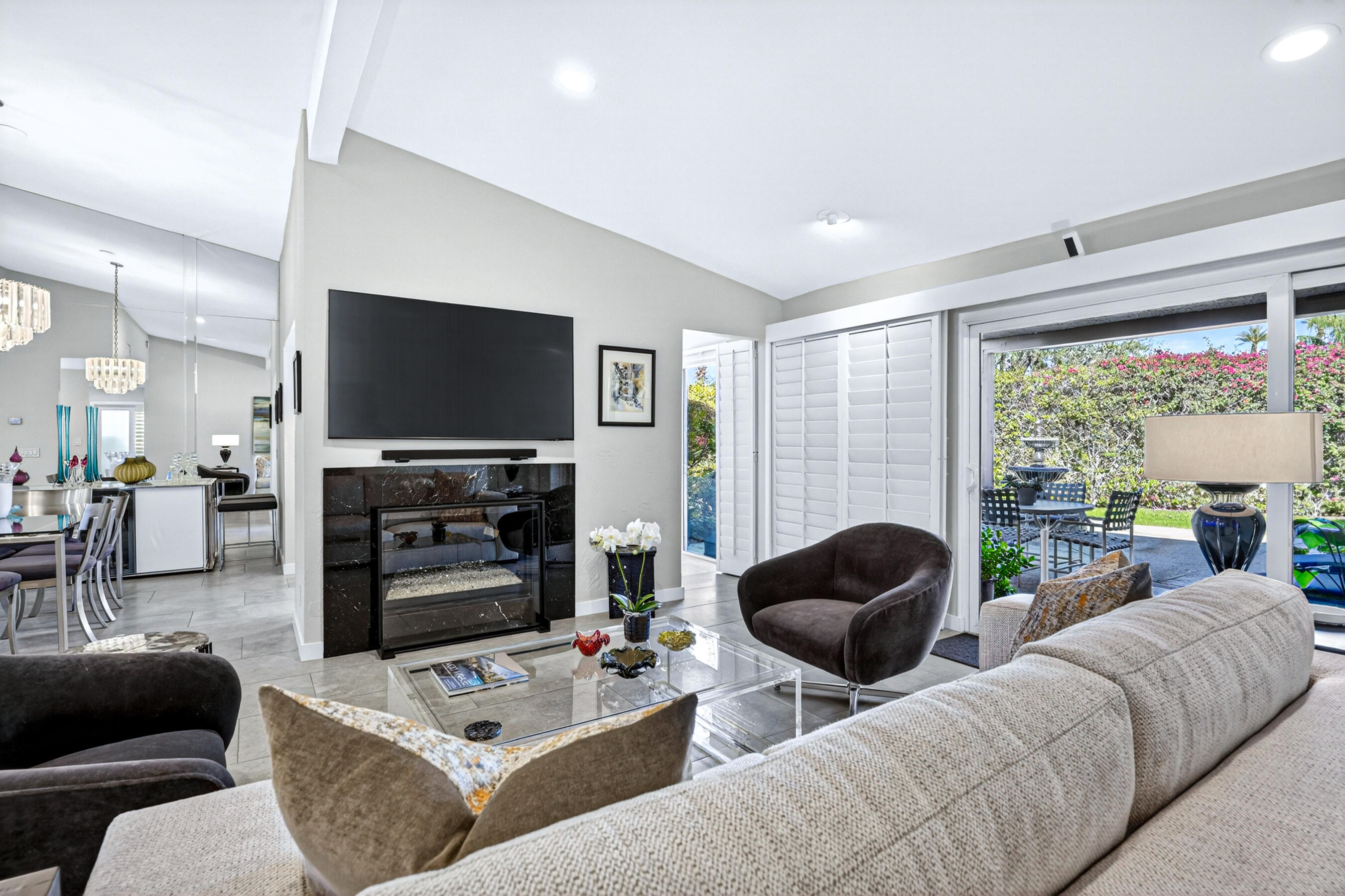 28 Kevin Lee Lane Rancho Mirage, CA 92270 - Photo 4 of 55 28-kevin-lee-lane-050