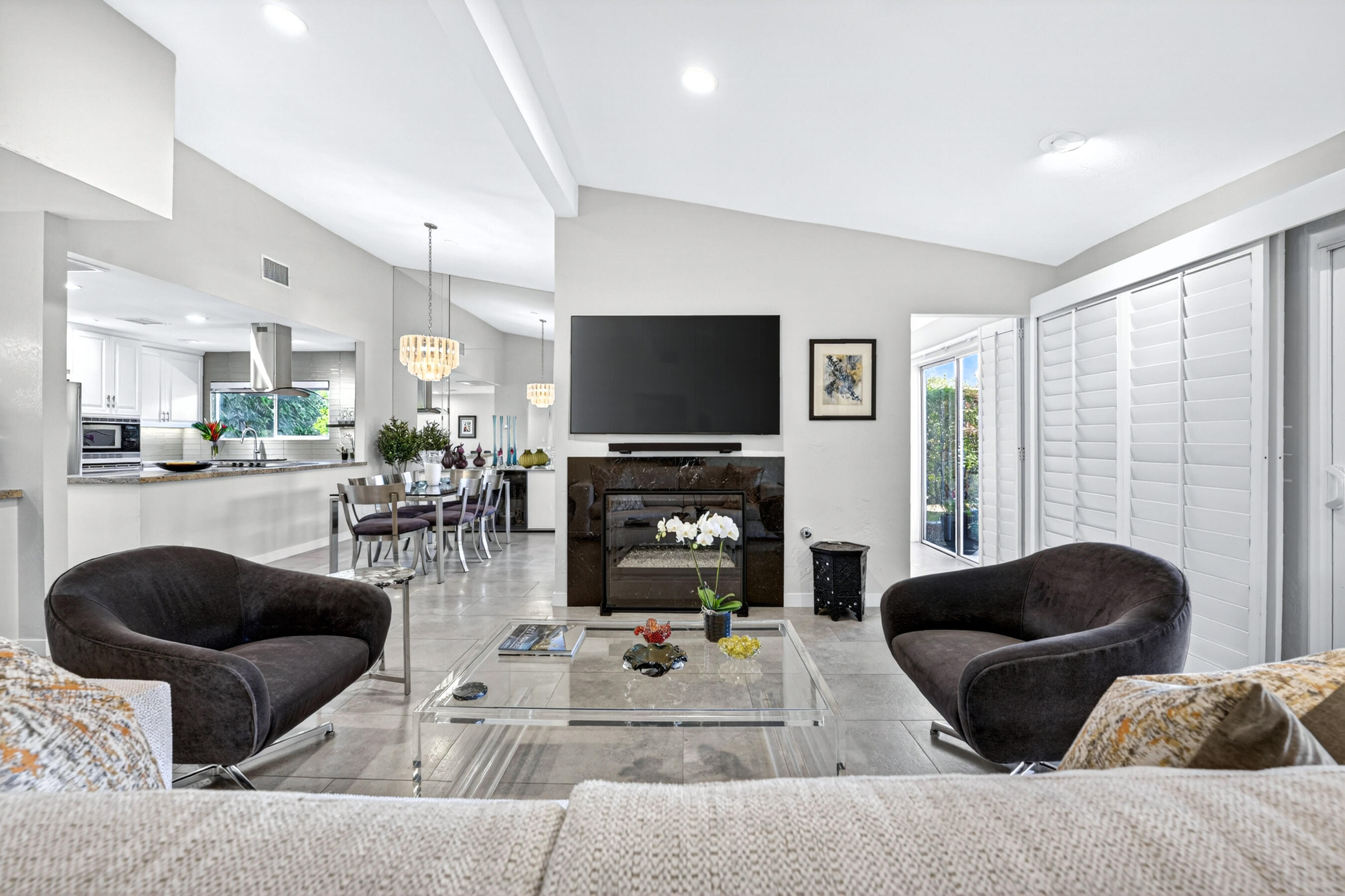 28 Kevin Lee Lane Rancho Mirage, CA 92270 - Photo 6 of 55 28-kevin-lee-lane-053