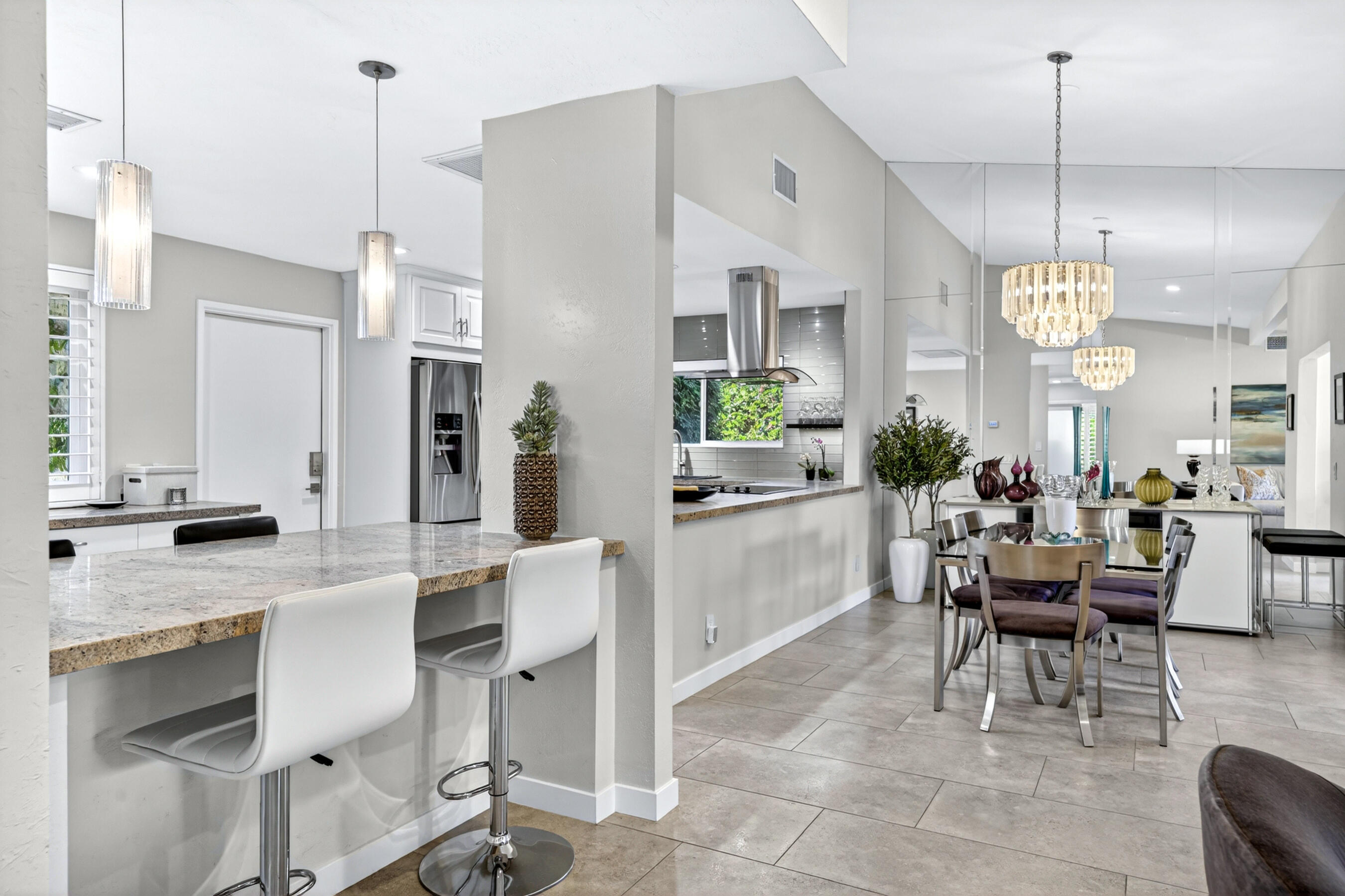 28 Kevin Lee Lane Rancho Mirage, CA 92270 - Photo 8 of 55 28-kevin-lee-lane-061