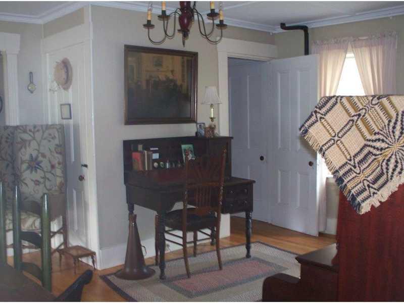 26 Oak Street Springvale, ME 04083 - Photo 8 of 32 Dining Room.