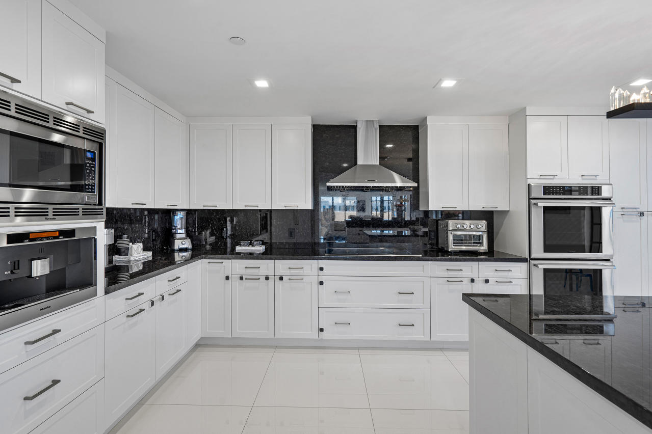 200 East Palmetto Park Road, Unit PH1 Boca Raton, FL 33432 - Photo 11 of 40 013-200EastPalmettoParkRoad-BocaRaton-FL