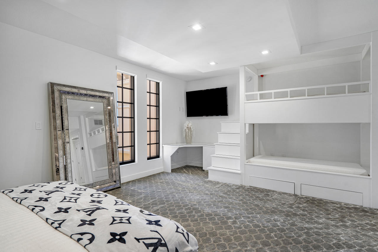 200 East Palmetto Park Road, Unit PH1 Boca Raton, FL 33432 - Photo 26 of 40 028-200EastPalmettoParkRoad-BocaRaton-FL