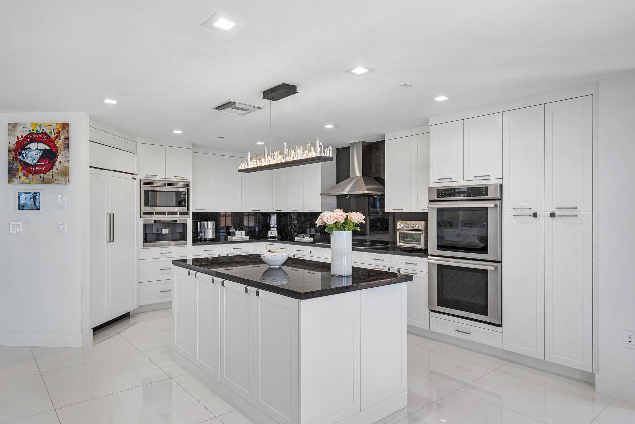 200 East Palmetto Park Road, Unit PH1 Boca Raton, FL 33432 - Photo 9 of 40 011-200EastPalmettoParkRoad-BocaRaton-FL