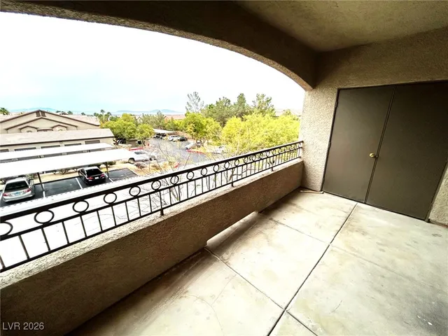 $1,450 | 8250 North Grand Canyon Drive, Unit 2038, Las Vegas, NV 89166
