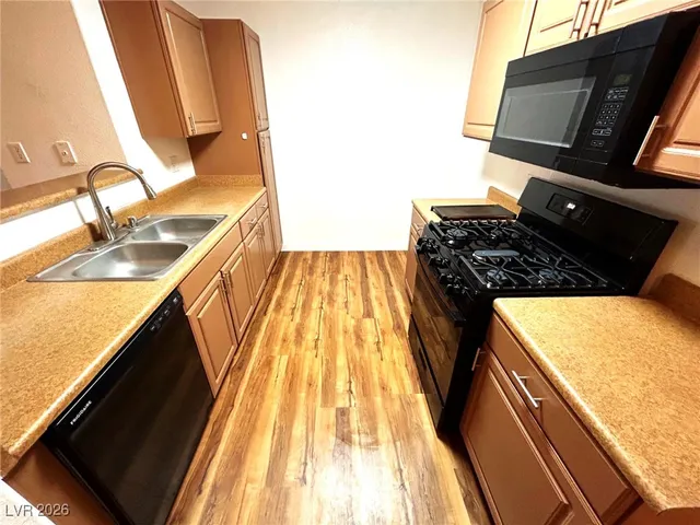 $1,450 | 8250 North Grand Canyon Drive, Unit 2038, Las Vegas, NV 89166