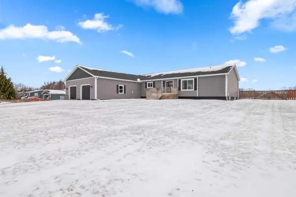 $363,900 | 228 Ambler Drive, Brooklyn, MI 49230