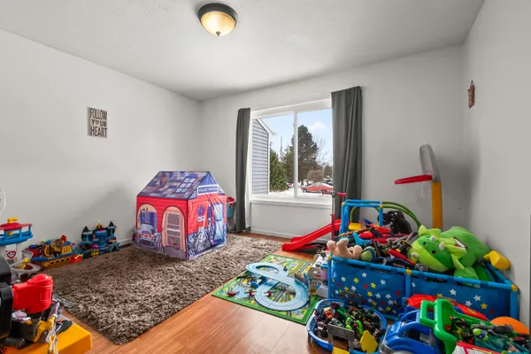 $363,900 | 228 Ambler Drive, Brooklyn, MI 49230