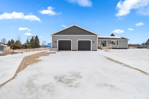 $363,900 | 228 Ambler Drive, Brooklyn, MI 49230