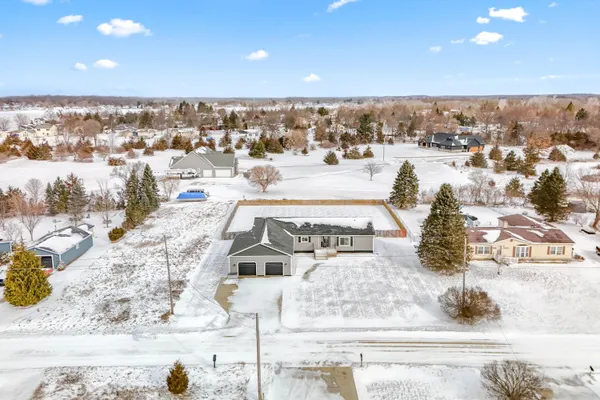 $363,900 | 228 Ambler Drive, Brooklyn, MI 49230