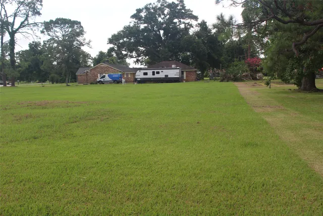 $52,000 | 6610 Spencer Drive, Jones Creek, TX 77541