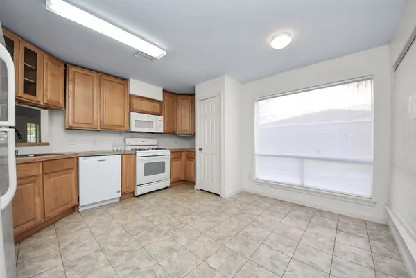 $2,095 | 15614 Barbarossa Drive, Houston, TX 77083