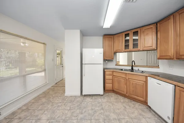 $2,095 | 15614 Barbarossa Drive, Houston, TX 77083