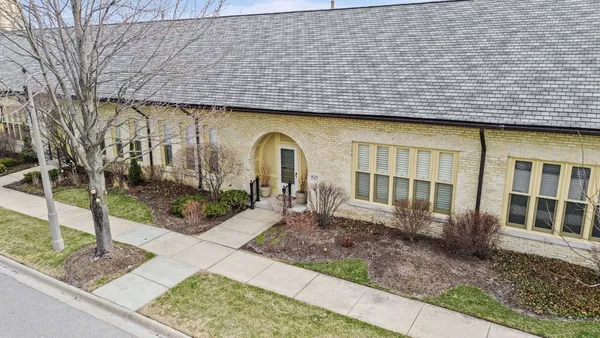 $995,000 | 829 Stables Court West, Highwood, IL 60040