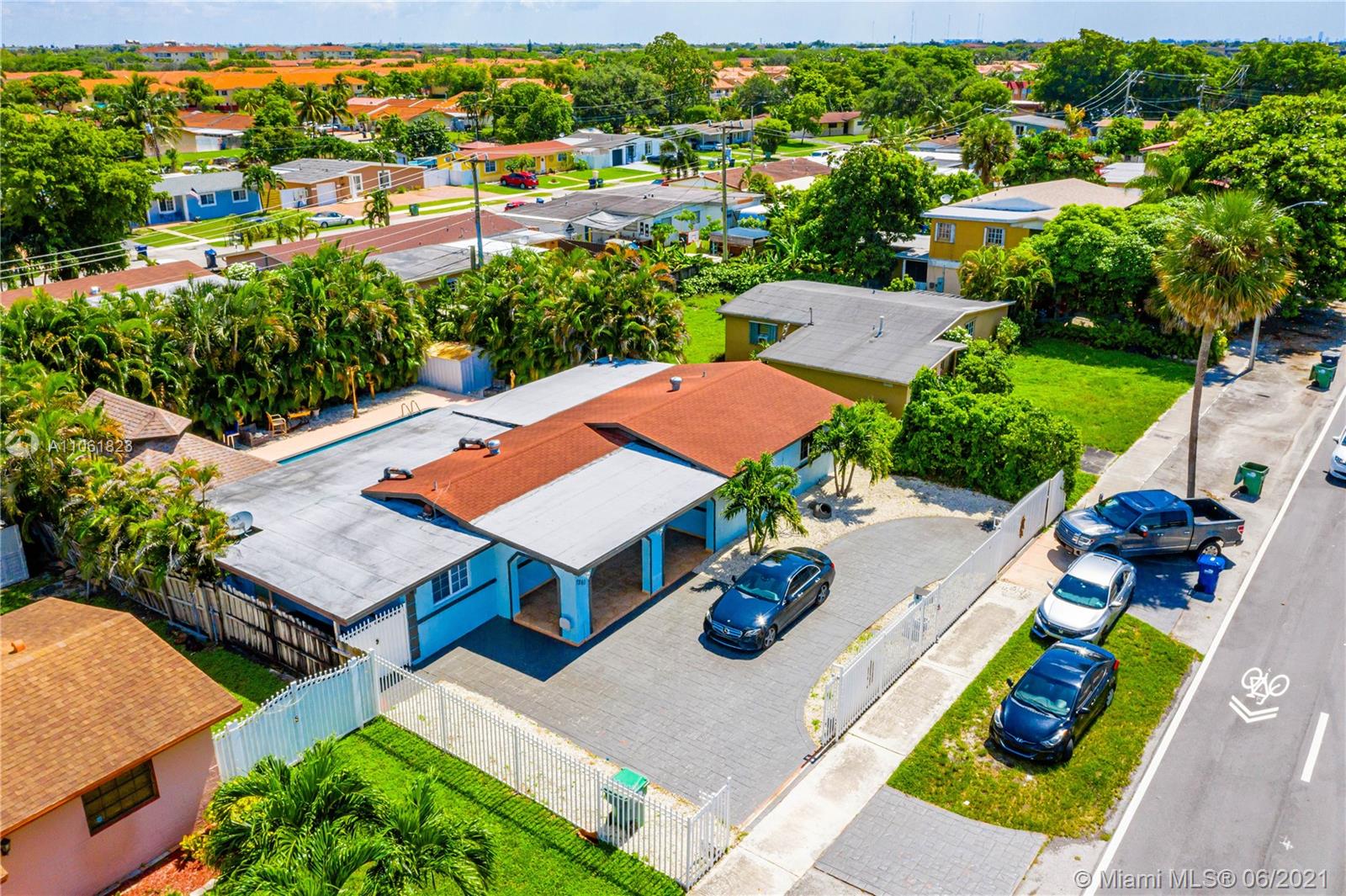 7261 Northwest 169th Street Hialeah, FL 33015 - Photo 4 of 43