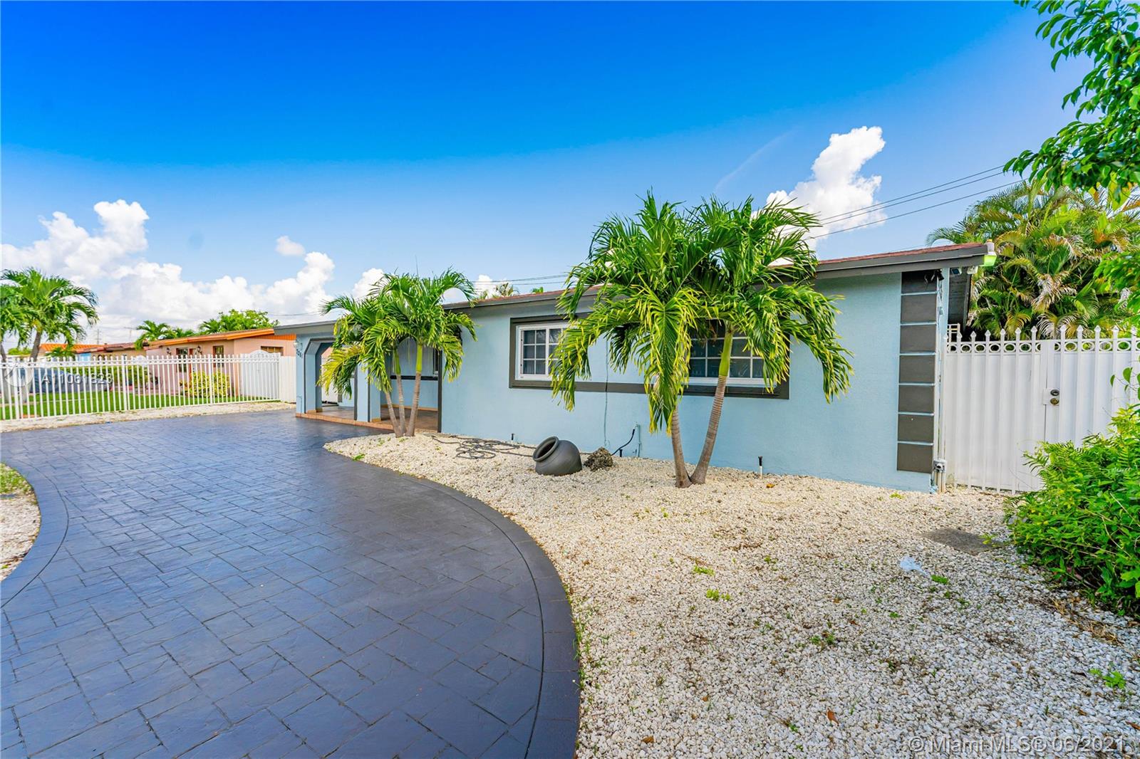 7261 Northwest 169th Street Hialeah, FL 33015 - Photo 32 of 43