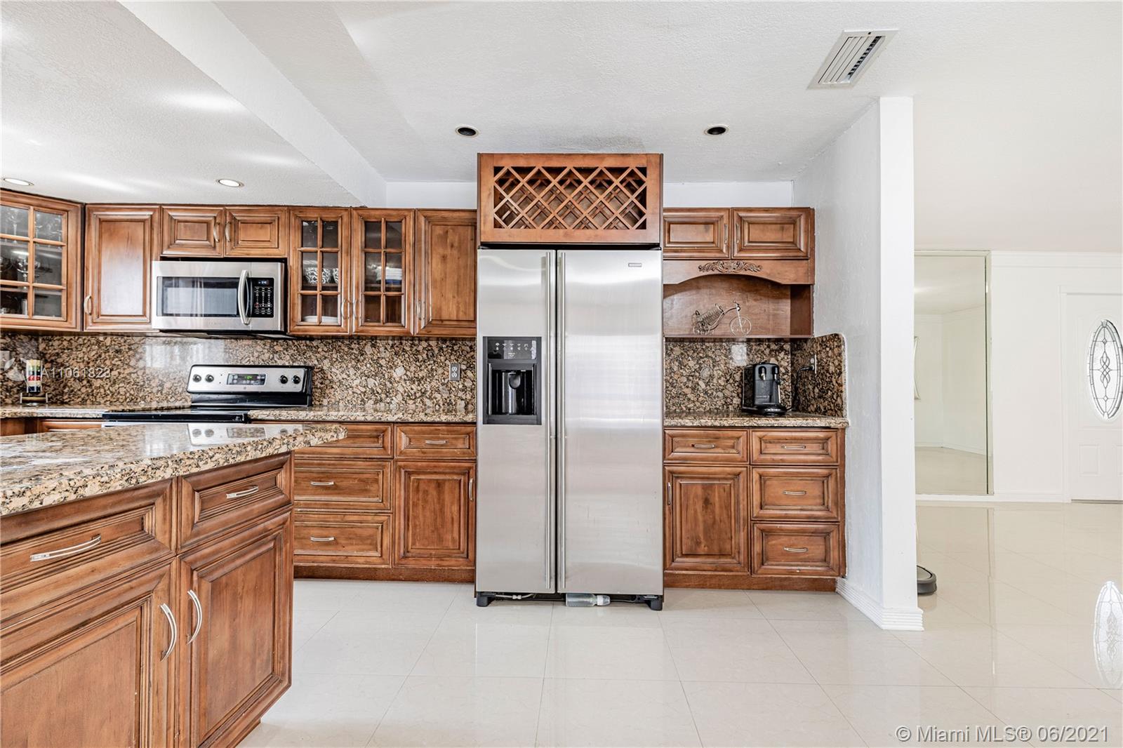 7261 Northwest 169th Street Hialeah, FL 33015 - Photo 33 of 43
