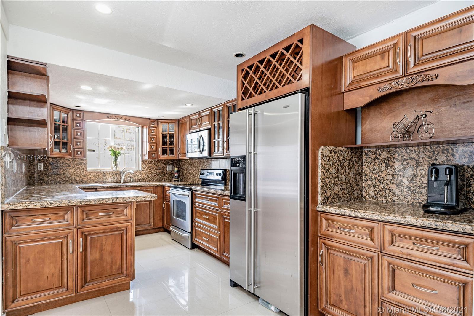 7261 Northwest 169th Street Hialeah, FL 33015 - Photo 35 of 43