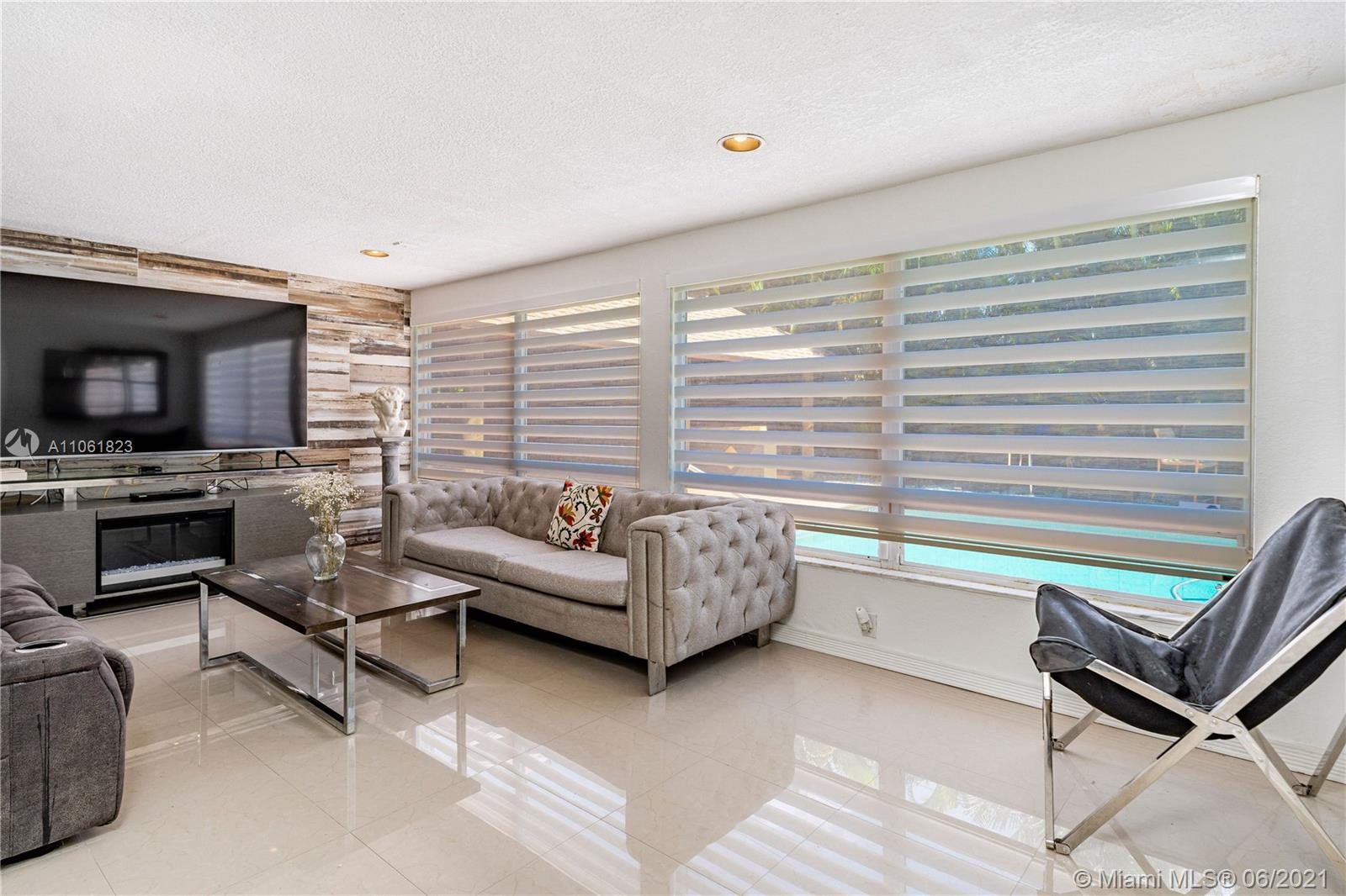 7261 Northwest 169th Street Hialeah, FL 33015 - Photo 39 of 43