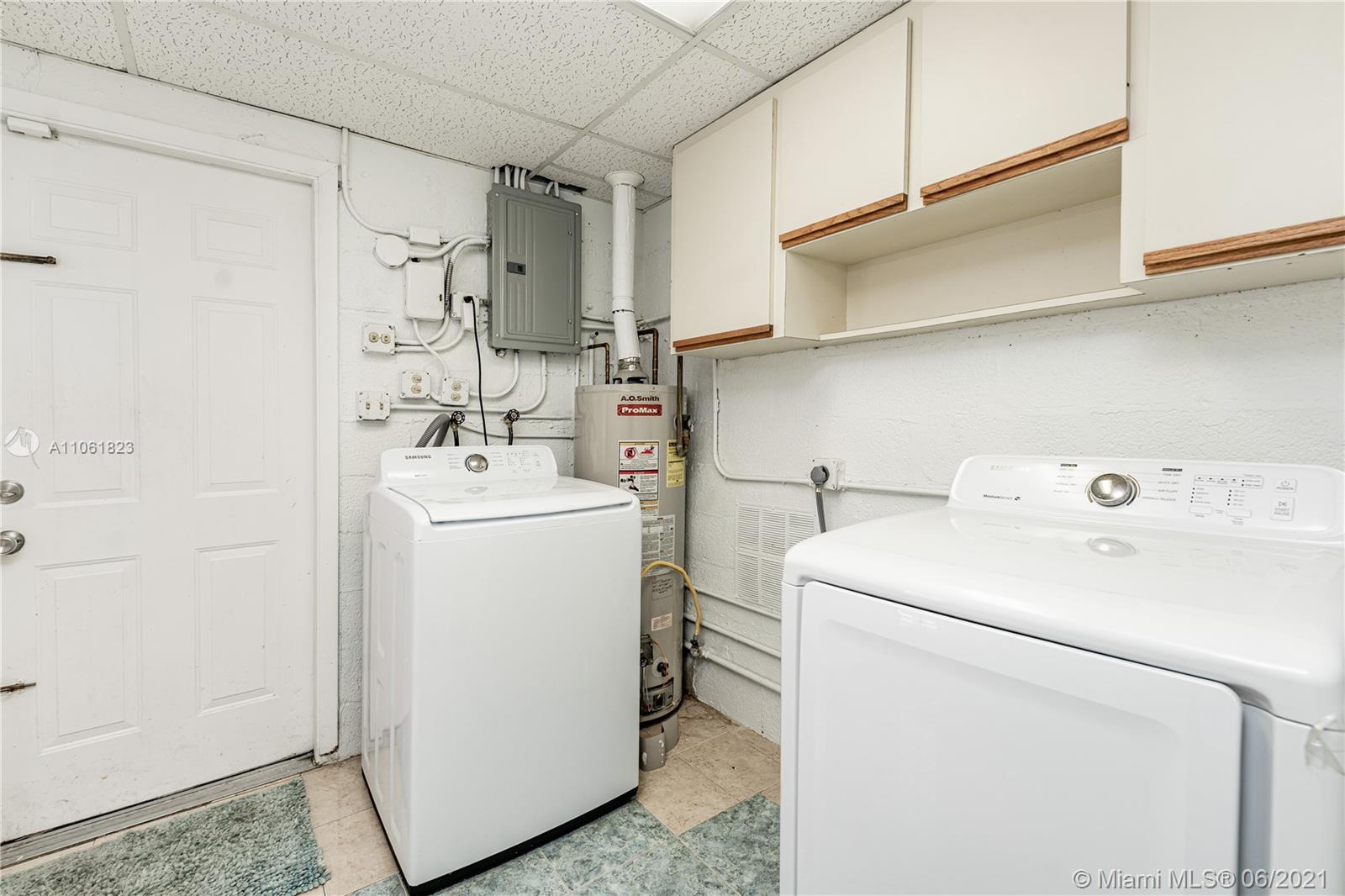7261 Northwest 169th Street Hialeah, FL 33015 - Photo 7 of 43