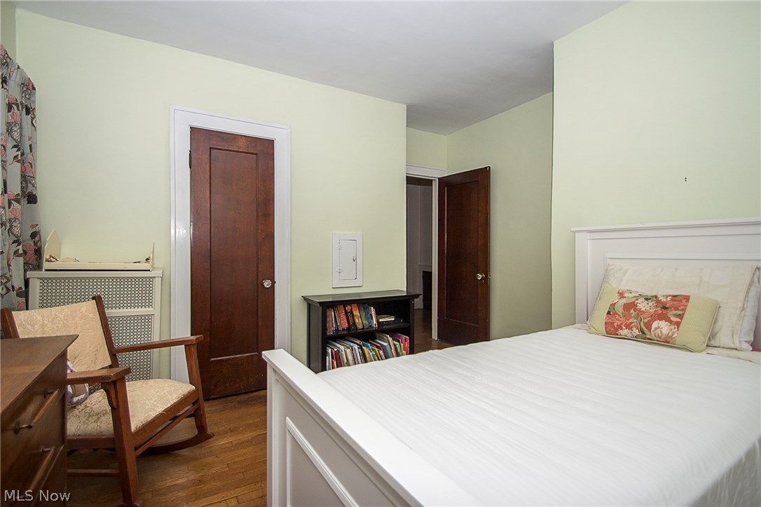 2918 Coleridge Road Cleveland, OH 44118 - Photo 19 of 35